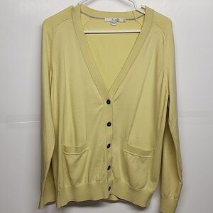 Boden mustard long sleeve v-neck button-down 2 pocket soft minimalist carnigan.
